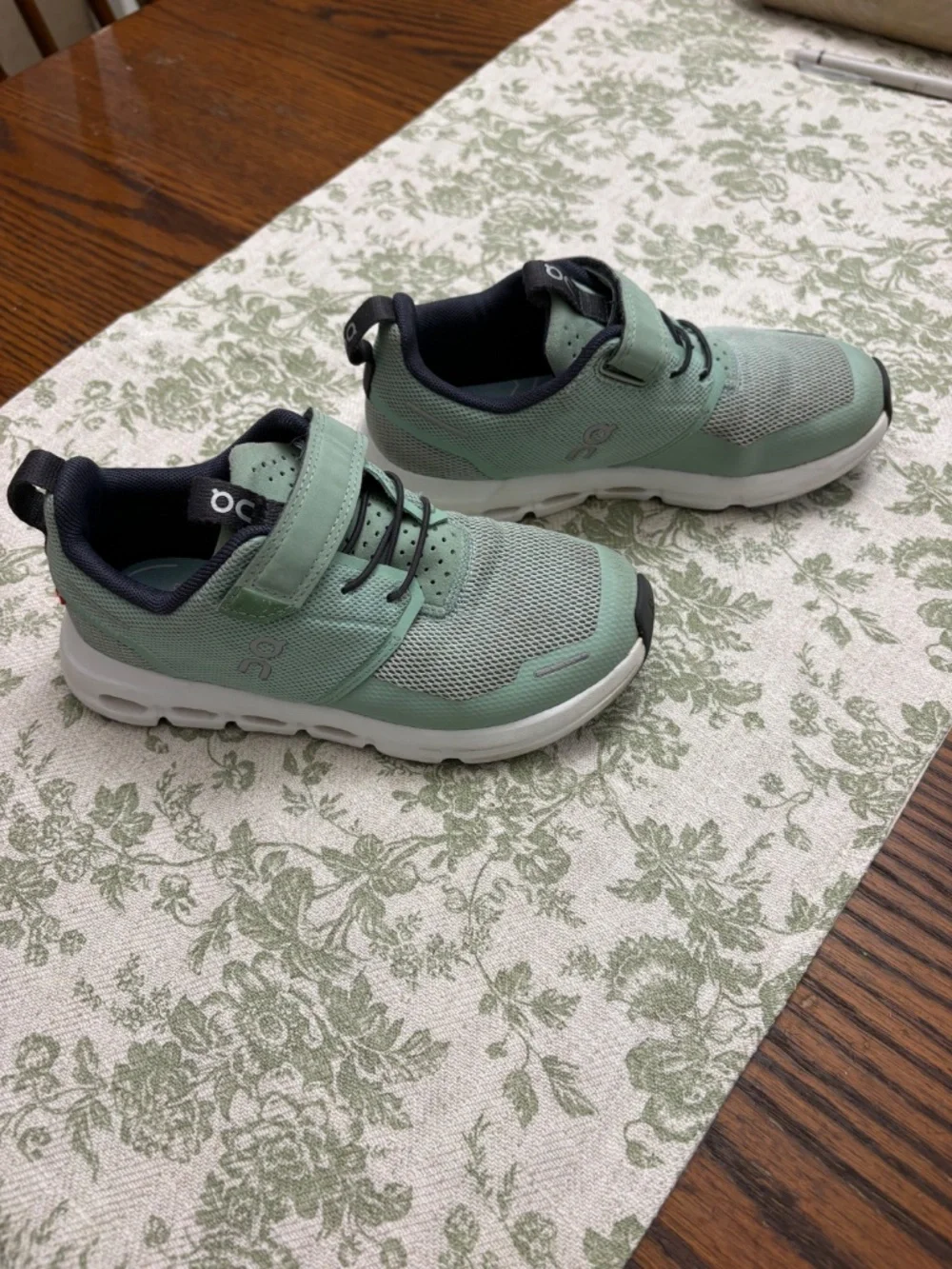 Kids On Cloud Mint Sneakers
